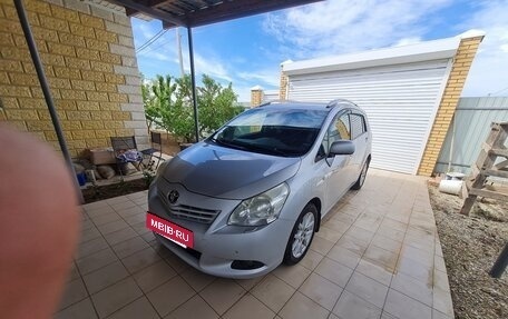 Toyota Verso I, 2010 год, 1 150 000 рублей, 4 фотография