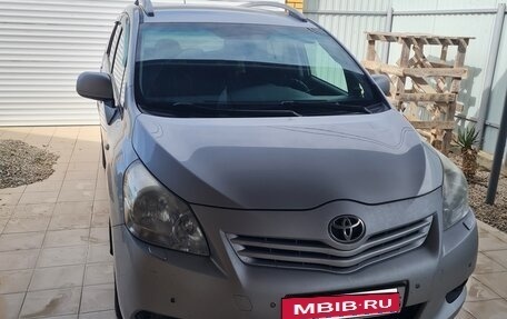 Toyota Verso I, 2010 год, 1 150 000 рублей, 3 фотография