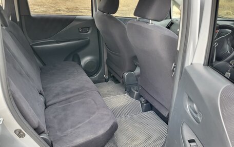 Toyota Ractis I, 2006 год, 800 000 рублей, 9 фотография