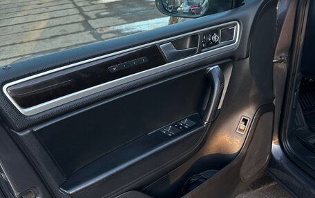 Volkswagen Touareg III, 2011 год, 1 600 000 рублей, 14 фотография