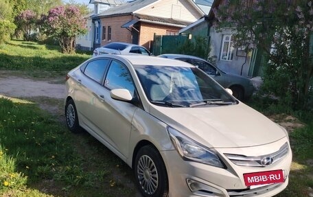 Hyundai Solaris II рестайлинг, 2015 год, 690 000 рублей, 4 фотография