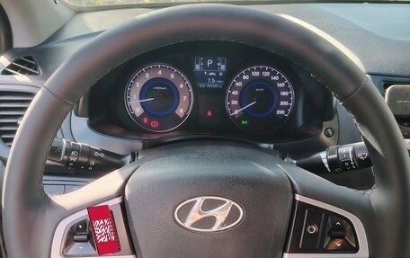 Hyundai Solaris II рестайлинг, 2015 год, 690 000 рублей, 11 фотография