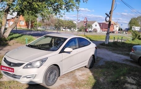 Hyundai Solaris II рестайлинг, 2015 год, 690 000 рублей, 5 фотография