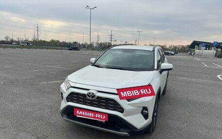 Toyota RAV4, 2021 год, 3 562 000 рублей, 2 фотография