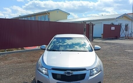 Chevrolet Cruze II, 2010 год, 750 000 рублей, 4 фотография
