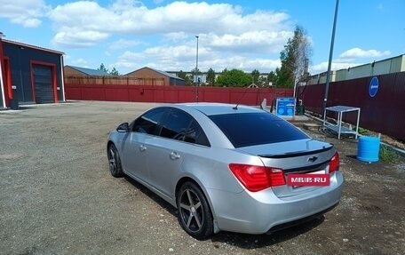 Chevrolet Cruze II, 2010 год, 750 000 рублей, 6 фотография