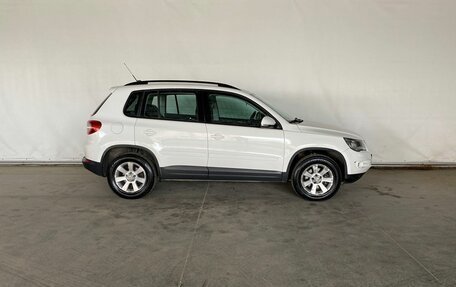 Volkswagen Tiguan I, 2011 год, 1 055 000 рублей, 7 фотография