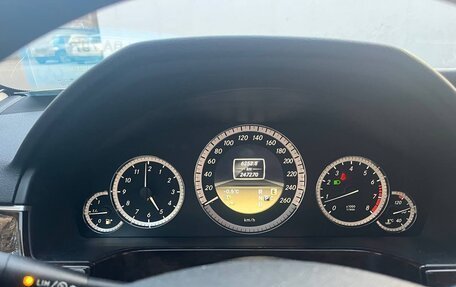 Mercedes-Benz E-Класс, 2012 год, 1 400 000 рублей, 13 фотография