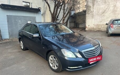 Mercedes-Benz E-Класс, 2012 год, 1 400 000 рублей, 2 фотография