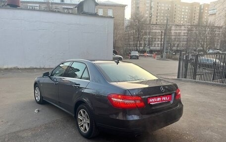 Mercedes-Benz E-Класс, 2012 год, 1 400 000 рублей, 7 фотография