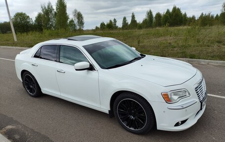 Chrysler 300C II, 2012 год, 1 900 000 рублей, 11 фотография