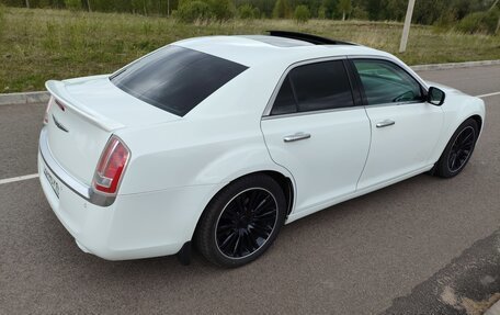 Chrysler 300C II, 2012 год, 1 900 000 рублей, 10 фотография