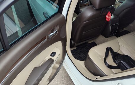 Chrysler 300C II, 2012 год, 1 900 000 рублей, 20 фотография