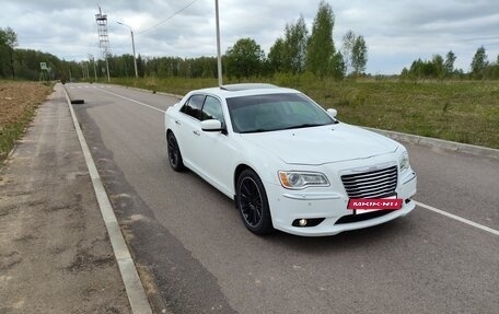 Chrysler 300C II, 2012 год, 1 900 000 рублей, 17 фотография