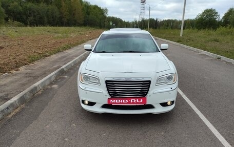 Chrysler 300C II, 2012 год, 1 900 000 рублей, 13 фотография