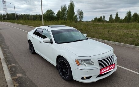 Chrysler 300C II, 2012 год, 1 900 000 рублей, 12 фотография