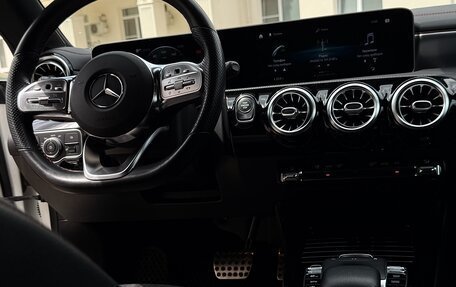 Mercedes-Benz CLA, 2019 год, 2 850 000 рублей, 14 фотография