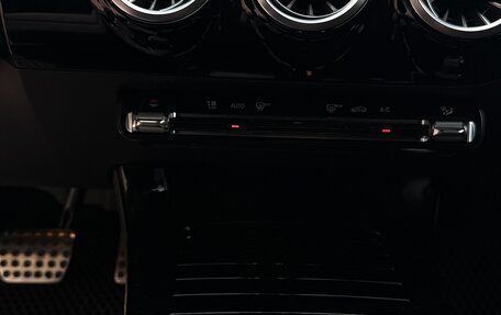 Mercedes-Benz CLA, 2019 год, 2 850 000 рублей, 15 фотография