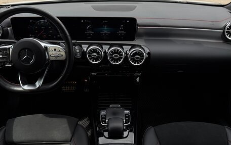 Mercedes-Benz CLA, 2019 год, 2 850 000 рублей, 16 фотография