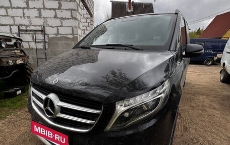 Mercedes-Benz V-Класс, 2019 год, 4 100 000 рублей, 3 фотография