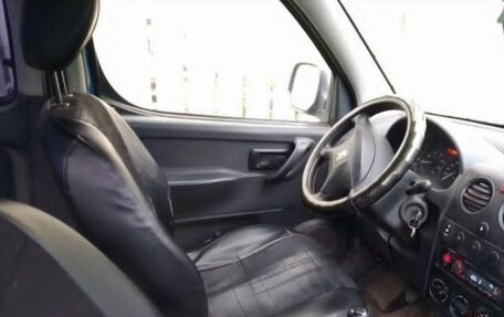 Peugeot Partner II рестайлинг 2, 2010 год, 260 000 рублей, 8 фотография