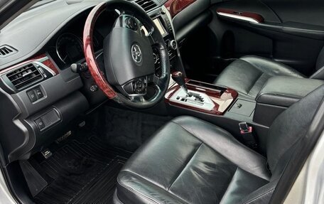 Toyota Camry, 2012 год, 1 900 000 рублей, 10 фотография