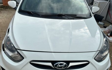 Hyundai Solaris II рестайлинг, 2012 год, 830 000 рублей, 2 фотография