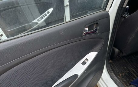 Hyundai Solaris II рестайлинг, 2012 год, 830 000 рублей, 23 фотография