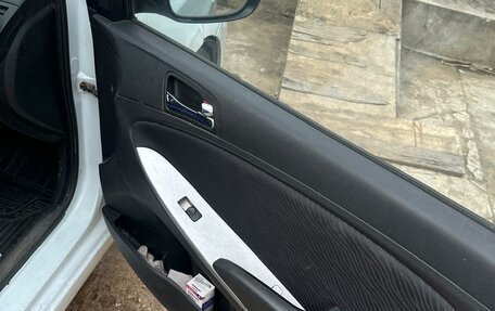 Hyundai Solaris II рестайлинг, 2012 год, 830 000 рублей, 22 фотография