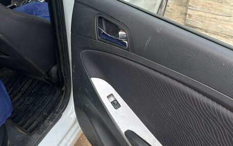 Hyundai Solaris II рестайлинг, 2012 год, 830 000 рублей, 20 фотография