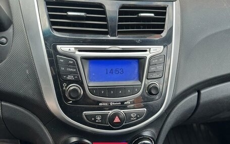 Hyundai Solaris II рестайлинг, 2012 год, 830 000 рублей, 18 фотография