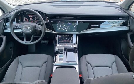 Audi Q7, 2023 год, 7 000 000 рублей, 11 фотография