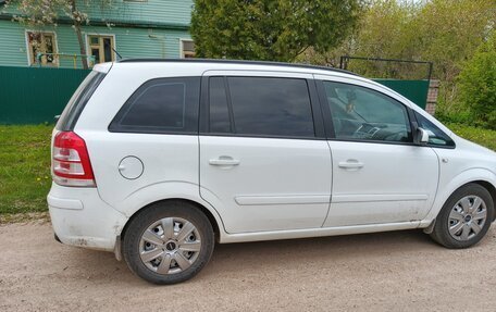 Opel Zafira B, 2008 год, 630 000 рублей, 1 фотография