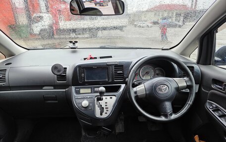 Toyota Wish II, 2005 год, 750 000 рублей, 28 фотография