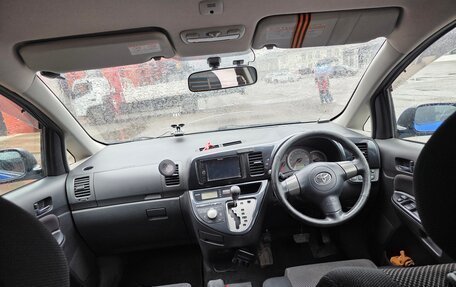 Toyota Wish II, 2005 год, 750 000 рублей, 26 фотография