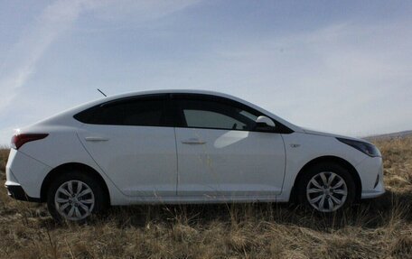 Hyundai Solaris II рестайлинг, 2021 год, 1 650 000 рублей, 6 фотография