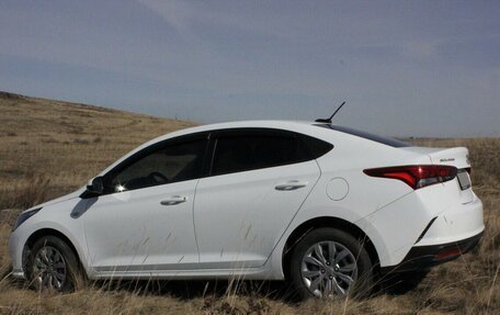 Hyundai Solaris II рестайлинг, 2021 год, 1 650 000 рублей, 10 фотография