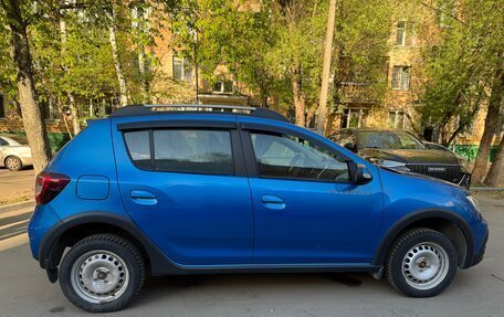 Renault Sandero II рестайлинг, 2021 год, 1 350 000 рублей, 2 фотография