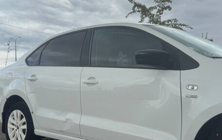 Volkswagen Polo VI (EU Market), 2013 год, 870 000 рублей, 3 фотография
