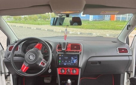 Volkswagen Polo VI (EU Market), 2013 год, 870 000 рублей, 11 фотография