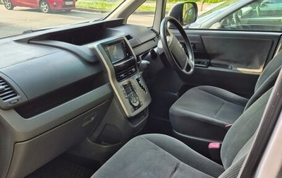 Toyota Voxy II, 2007 год, 1 250 000 рублей, 1 фотография