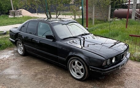 BMW 5 серия, 1988 год, 390 000 рублей, 1 фотография