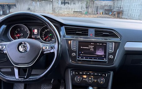 Volkswagen Tiguan II, 2017 год, 2 200 000 рублей, 10 фотография