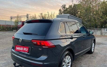 Volkswagen Tiguan II, 2017 год, 2 200 000 рублей, 4 фотография