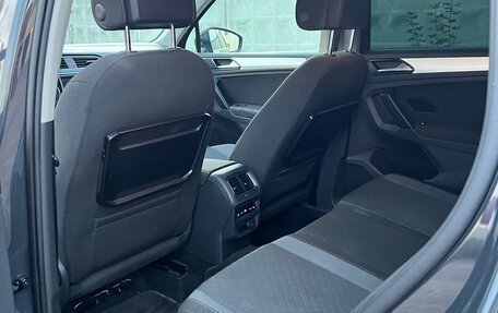 Volkswagen Tiguan II, 2017 год, 2 200 000 рублей, 13 фотография