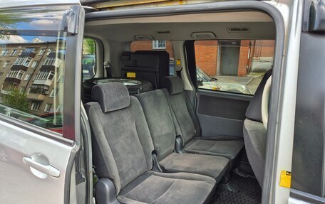 Toyota Voxy II, 2007 год, 1 250 000 рублей, 6 фотография