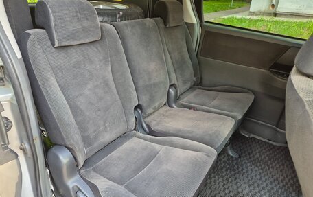 Toyota Voxy II, 2007 год, 1 250 000 рублей, 14 фотография
