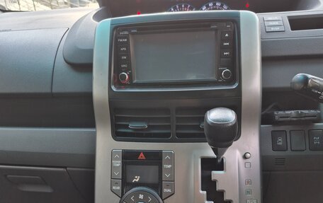 Toyota Voxy II, 2007 год, 1 250 000 рублей, 8 фотография