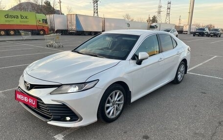 Toyota Camry, 2021 год, 1 999 000 рублей, 2 фотография