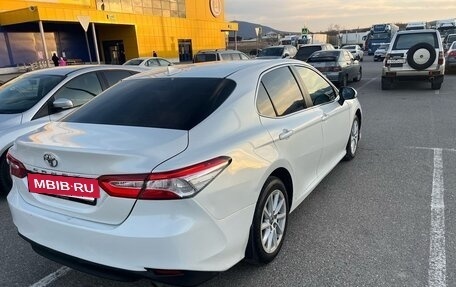 Toyota Camry, 2021 год, 1 999 000 рублей, 4 фотография